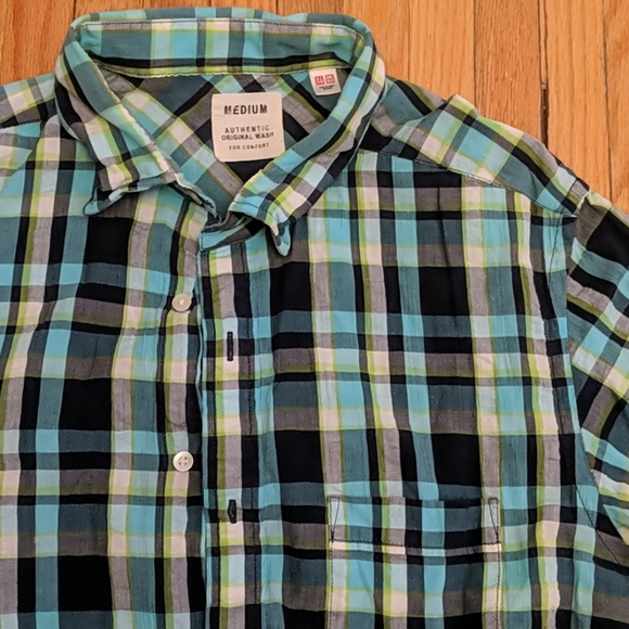 Uniqlo Seersucker Button Down Shirt - Picture 3 of 3